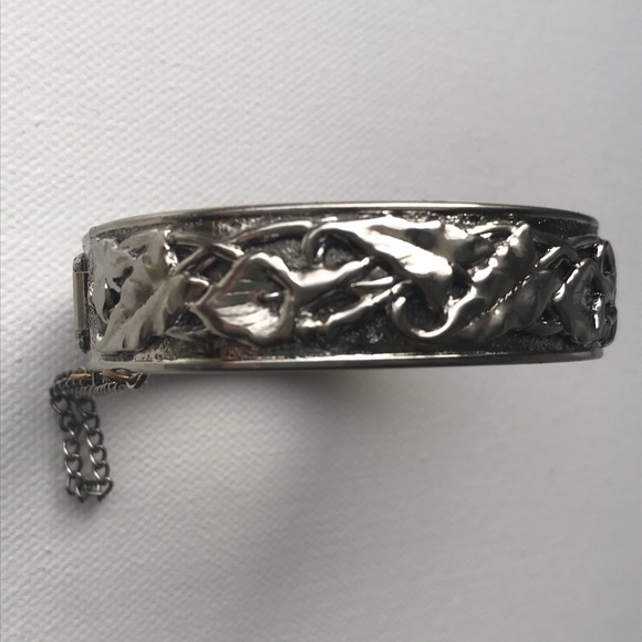 Vintage Calla Lily Silver Hinged Bracelet / Bangle - Picture 3 of 9